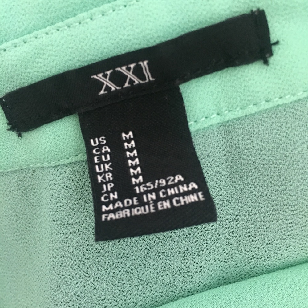Blue/green top - Picture 2 of 2